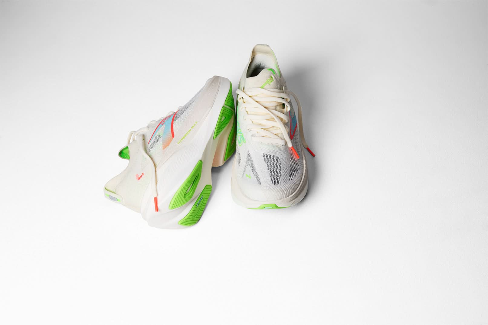 Brooks Hyperion Max 3 Løbesko Coconut/Green Gecko/Pink Clay - Kvinder