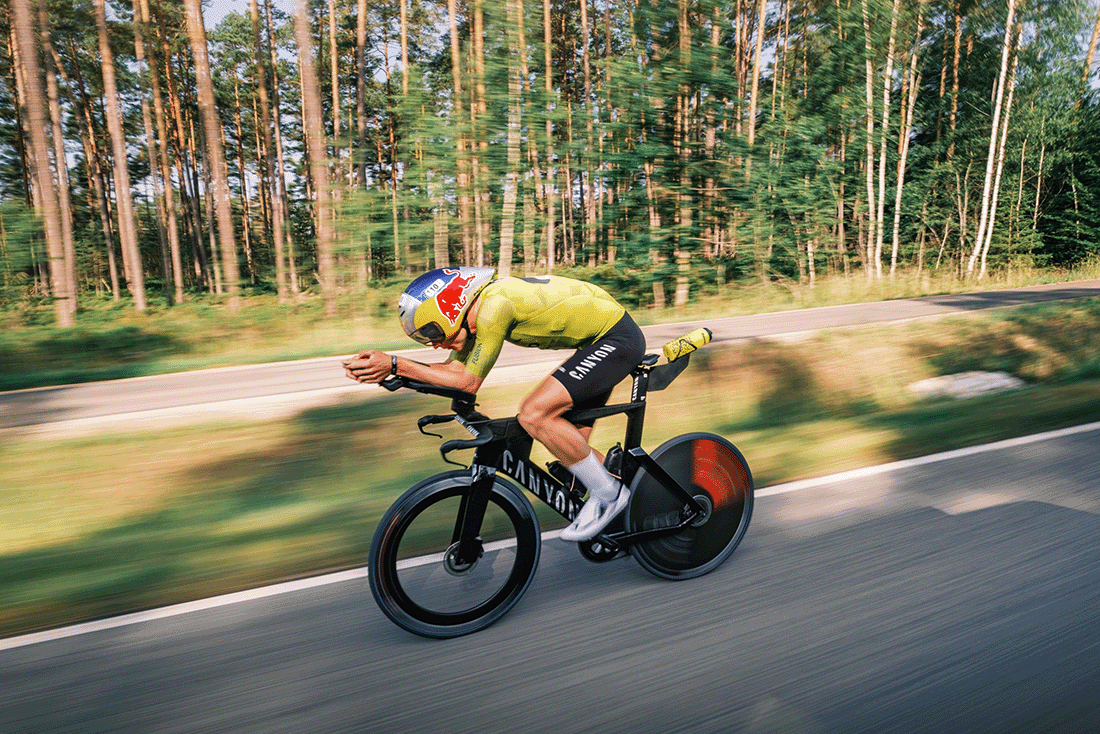 Daniel Bækkegård cykler med Bont Zero+ cykelsko til Challenge roth