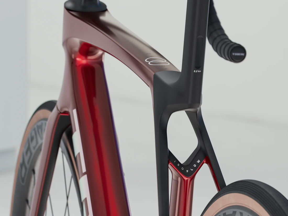 Trek Madone SL 6 Gen 8 Crimson/Red - Racer Cykel